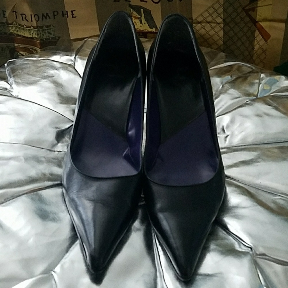 Nine West Black Leather Pumps